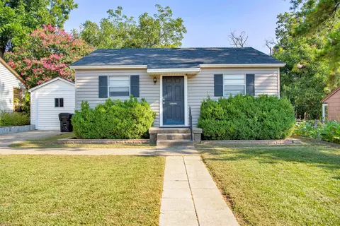 709 W Hanna St, Denison, TX 75020
