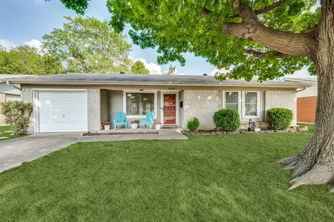 2004 Palo Alto Dr, Carrollton, TX 75006