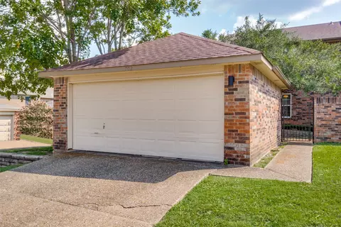 702 Pebble Beach Dr, Garland, TX 75043