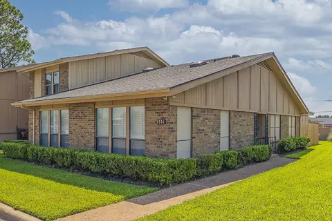 2921 Shady Knoll Ln, Bedford, TX 76021