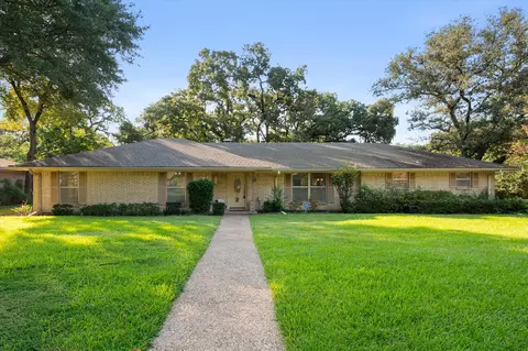 1005 Woodcastle Dr, Corsicana, TX 75110