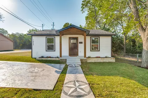 1652 E Overton Rd, Dallas, TX 75216