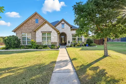 720 Falls Creek Ct, Burleson, TX 76028