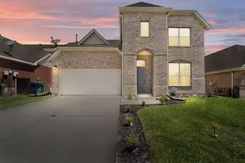 5808 Greenmeadow Dr, Argyle, TX 76226