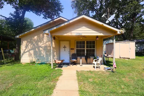 14186 Austin St, Log Cabin, TX 75148