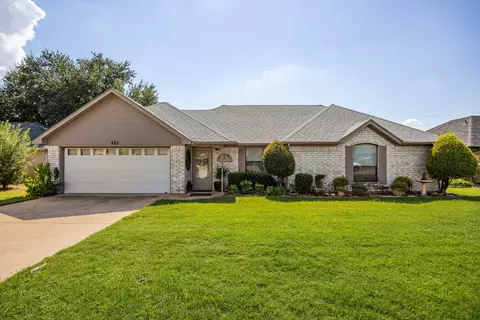 803 Tahiti Dr, Granbury, TX 76048