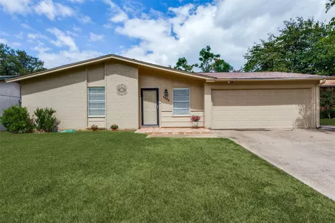 1305 Mohawk Dr, Arlington, TX 76012