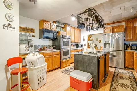Kitchen - 1035 Summit Dr, Springtown, TX 76082 photo 3 of 3