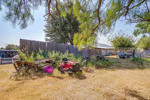 Exterior - 1035 Summit Dr, Springtown, TX 76082 photo 12 of 16