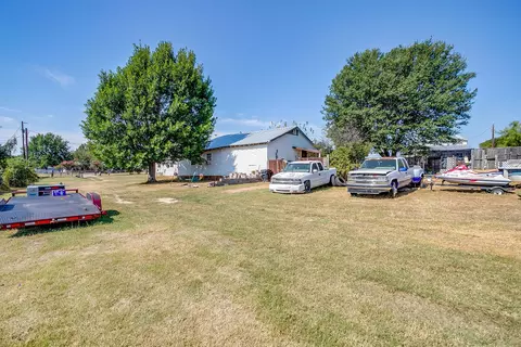 Exterior - 1035 Summit Dr, Springtown, TX 76082 photo 13 of 16