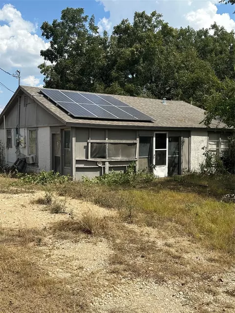 422 E Harris St, Dublin, TX 76446