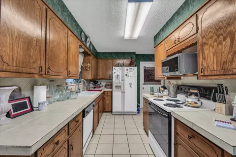 Kitchen - 3405 Edna Ave, Waco, TX 76708 photo 1 of 2