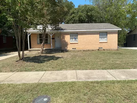 1325 Woodcrest Dr, Mesquite, TX 75149