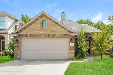 9021 Racquet Club Dr, Fort Worth, TX 76120