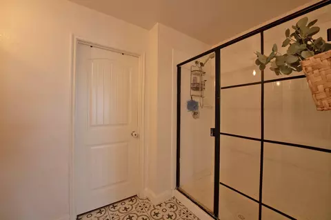 Bath - 400 Hawthorn Dr, Nevada, TX 75173 photo 4 of 6