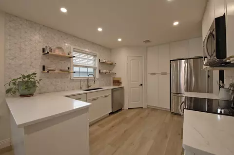 Kitchen - 400 Hawthorn Dr, Nevada, TX 75173 photo 3 of 3