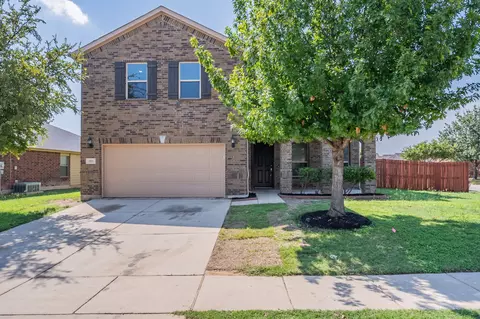 1093 Silver Spur Ln, Fort Worth, TX 76179