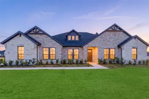 1445 Julian Dr, Van Alstyne, TX 75495