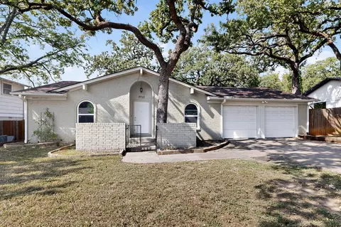 7713 Deaver Dr, North Richland Hills, TX 76180