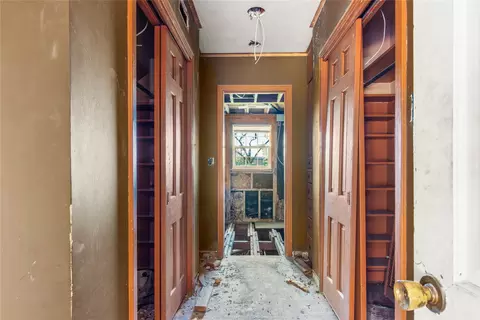 Entry Way - 2928 Pine Ave, Waco, TX 76708 photo 4 of 4