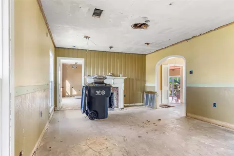 Living - 2928 Pine Ave, Waco, TX 76708 photo 1 of 4