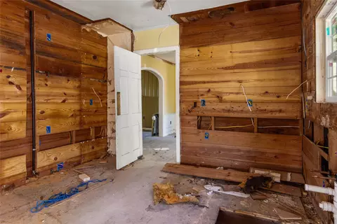 Entry Way - 2928 Pine Ave, Waco, TX 76708 photo 3 of 4