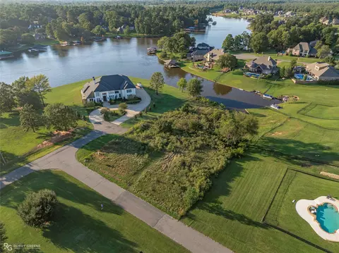 1104 Long Key Cir, Benton, LA 71006