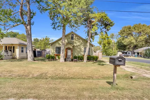 113 E Criddle St, Waxahachie, TX 75165