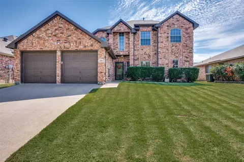 305 Ravenna Rd, Lake Dallas, TX 75065