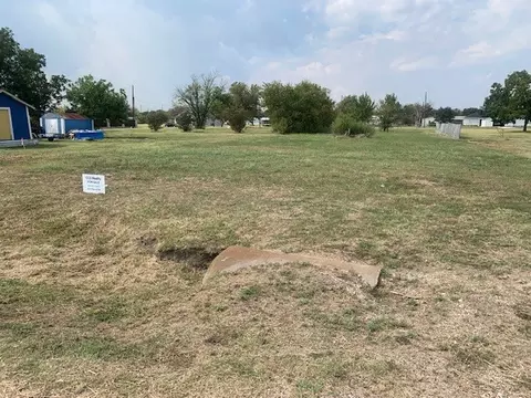 505 E Spurgeon St, Itasca, TX 76055 photo 3