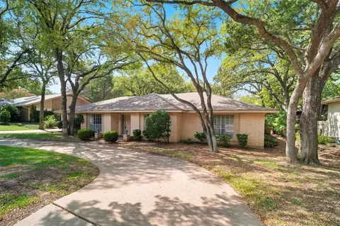 1204 Greenbriar Ln, Arlington, TX 76013
