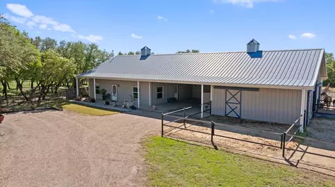 110 Lookout Pt, Stephenville, TX 76401