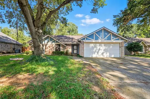 3422 Dovecreek Dr, Arlington, TX 76016