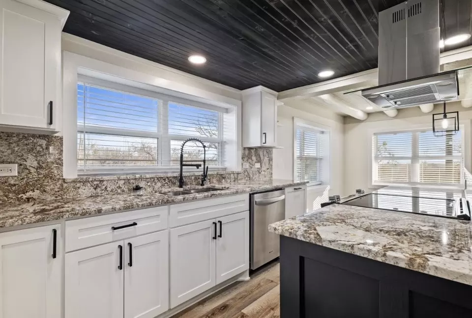 Kitchen - 400 Timber Wild Dr, Weatherford, TX 76087 photo 2 of 4