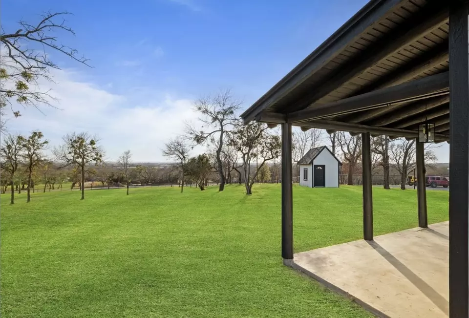 Exterior - 400 Timber Wild Dr, Weatherford, TX 76087 photo 7 of 11