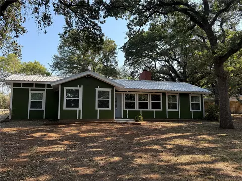 1639 Rogers Rd, Newark, TX 76071