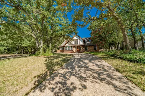 2811 Burlwood Dr, Arlington, TX 76016