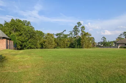 1162 Waters Edge Cir, Shreveport, LA 71106