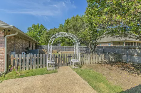 Exterior - 9413 Mesquite Bend Rd, Waco, TX 76708 photo 8 of 13