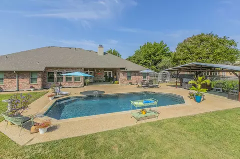 Exterior - 9413 Mesquite Bend Rd, Waco, TX 76708 photo 7 of 13