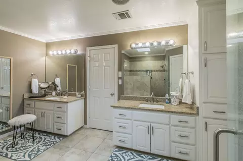 Bath - 9413 Mesquite Bend Rd, Waco, TX 76708 photo 1 of 5