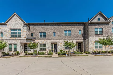 2841 Troutt Dr, Carrollton, TX 75010