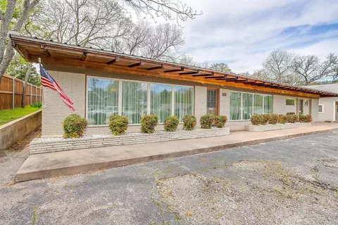 808 S Waco St, Weatherford, TX 76086