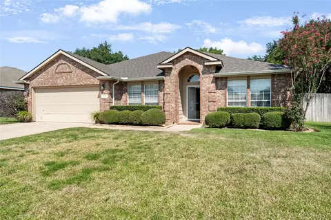 106 Stanbury St, Mansfield, TX 76063