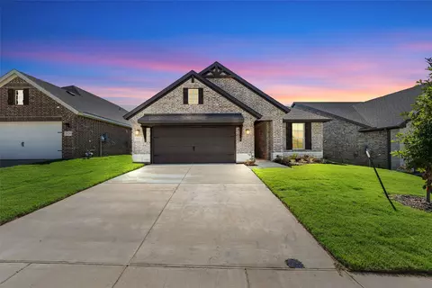 3522 Columbus St, Gainesville, TX 76240