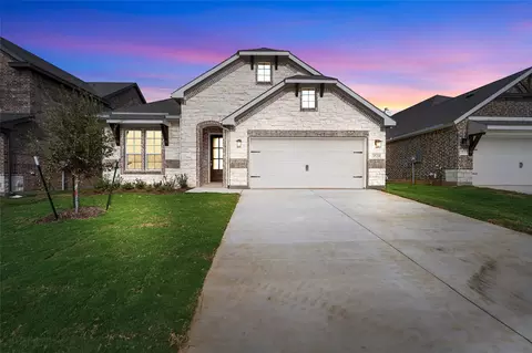 3529 Helena St, Gainesville, TX 76240