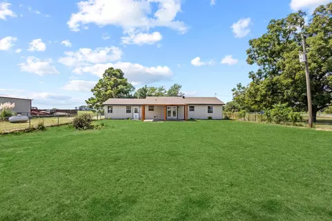 15886 Us Highway 377, Whitesboro, TX 76273
