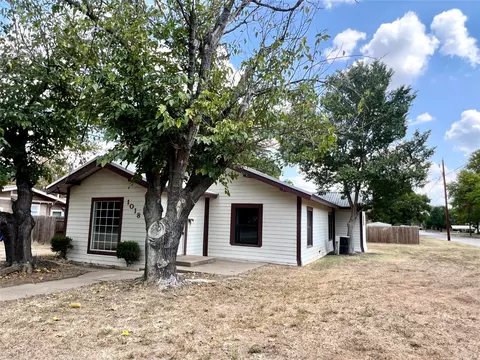 1018 S Seaman St, Eastland, TX 76448