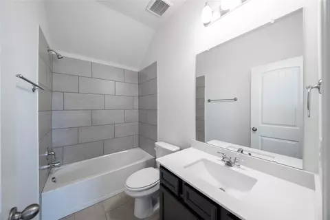 Bath - 414 Plains Pl, Rockwall, TX 75087 photo 4 of 4