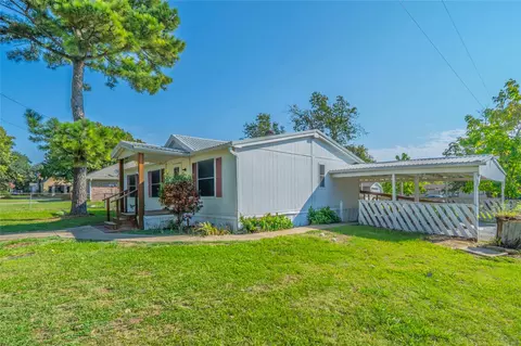 302 N Main St, Ector, TX 75439 photo 2